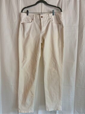White House Black Market Girlfriend Mid-rise white Jeans